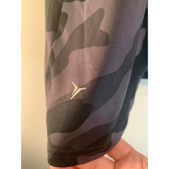 OLD NAVY ACTIVE Women’s GoDry Camo Athletic Top / Size: Large - Picture 7 of 9